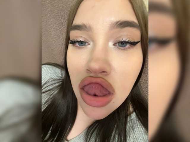 Glossmixdoll from BongaCams is Freechat