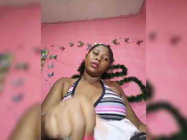 Natalie22 Live Webcam on BongaCams