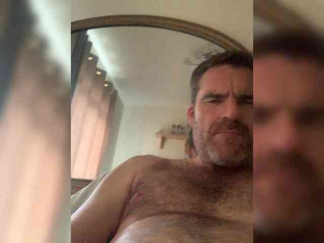 Dowiedow1 Live Webcam on BongaCams