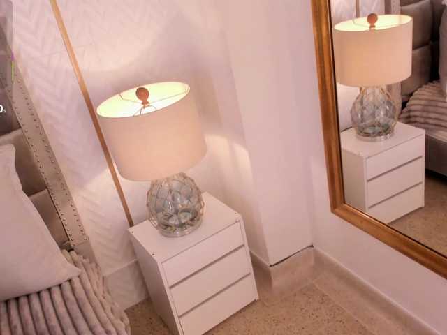 ZaraVesari's BongaCams show and profile