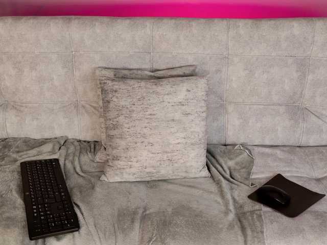 cherrycurl's BongaCams show and profile