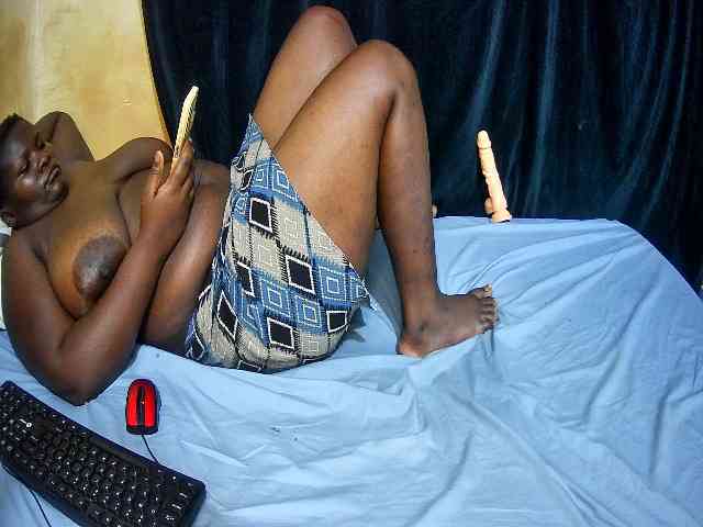 sweet-boobies webcam