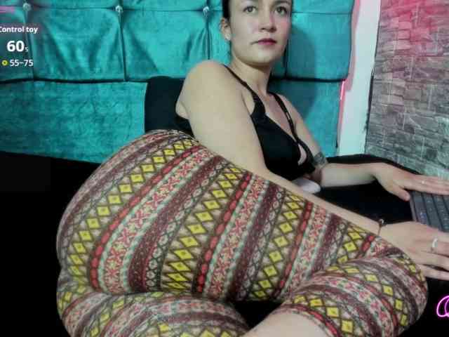 Kloe22 Live Webcam on BongaCams