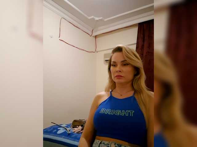 malika2025's BongaCams show and profile