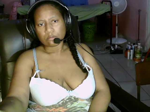 Eirondra-valeen's BongaCams show and profile