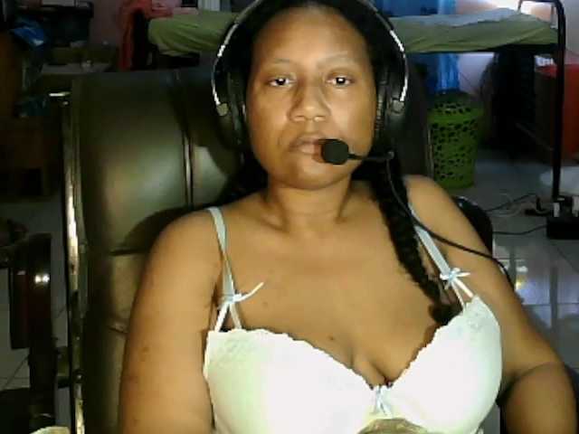 Eirondra-valeen's BongaCams show and profile
