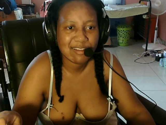 Eirondra-valeen's BongaCams show and profile