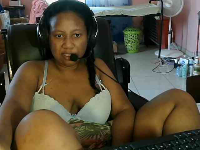 Eirondra-valeen Live Webcam on BongaCams