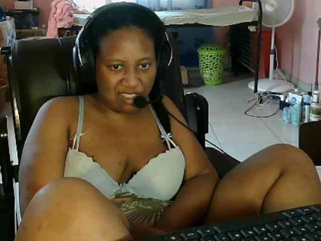 Eirondra-valeen Live Webcam on BongaCams