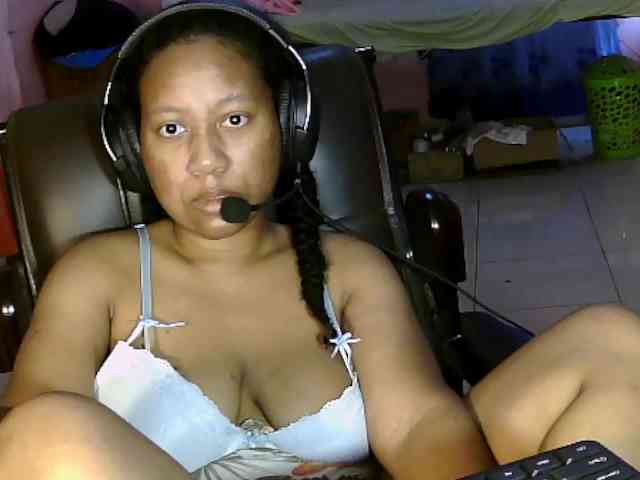 Eirondra-valeen Live Webcam on BongaCams