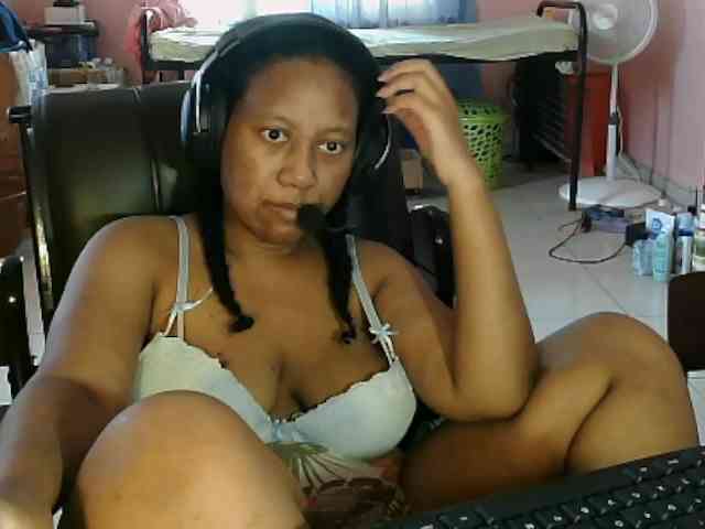 Eirondra-valeen Live Webcam on BongaCams