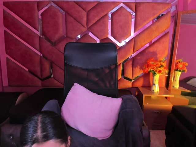 le modèle VeronicaCream est en webcam porno dans un show sur le site bongacams, il possède les tags suivants: Latino/Hispanic,Brunette,Trimmed