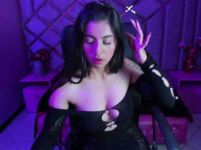 VeronicaCream webcam