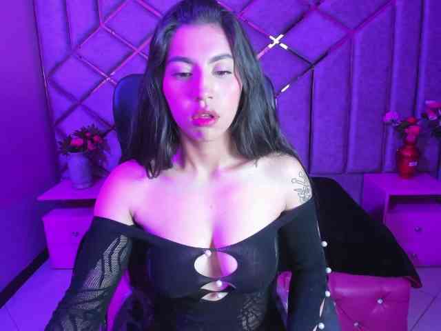 VeronicaCream webcam