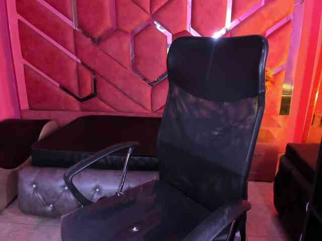 VeronicaCream webcam