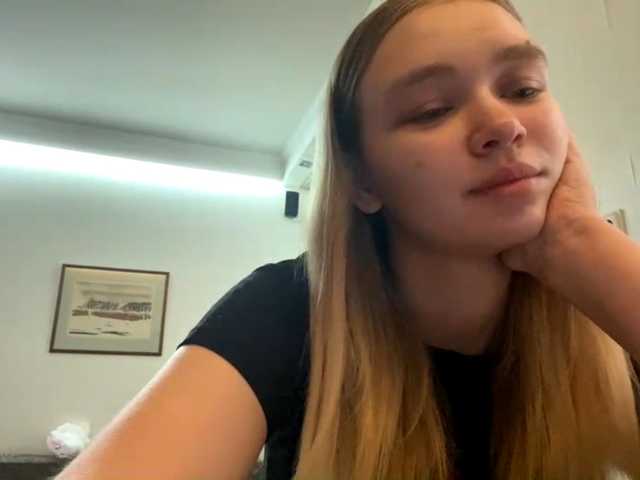 HerminiaLanting's BongaCams show and profile