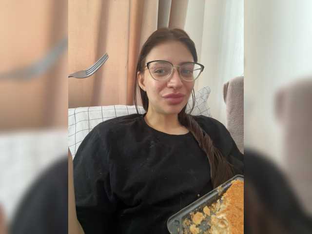 Lizattt's BongaCams show and profile