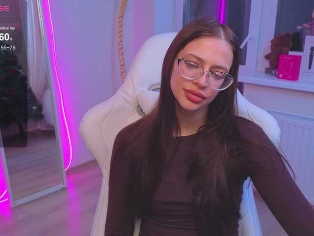 Lizattt's BongaCams show and profile