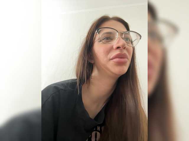 Lizattt's BongaCams show and profile