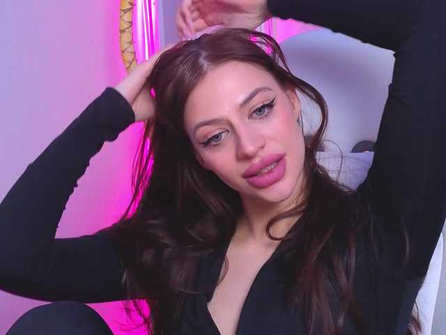 Lizattt's BongaCams show and profile