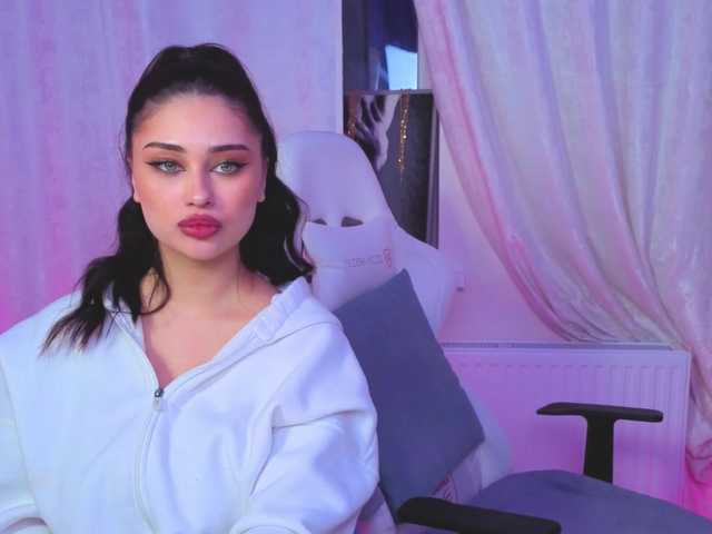 Lizattt's BongaCams show and profile