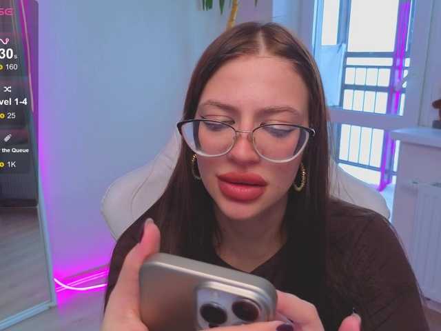 Lizattt's BongaCams show and profile