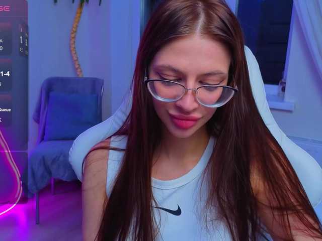 Lizattt's BongaCams show and profile