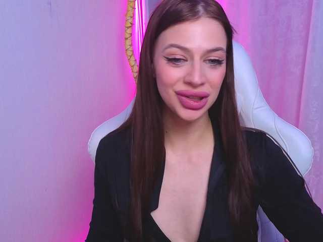 Lizattt's BongaCams show and profile