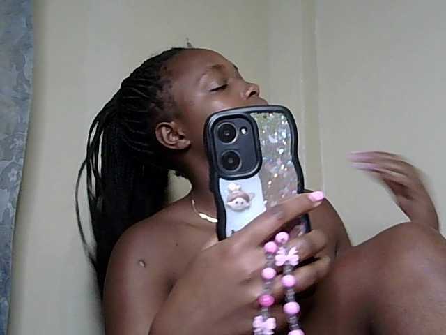 Sexykitty4's BongaCams show and profile