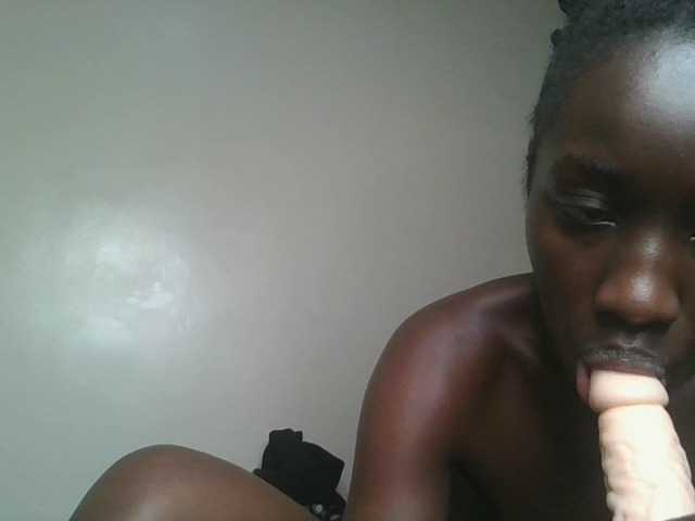 Sexykitty4's BongaCams show and profile