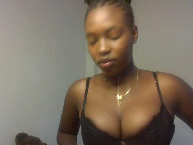 Sexykitty4's BongaCams show and profile