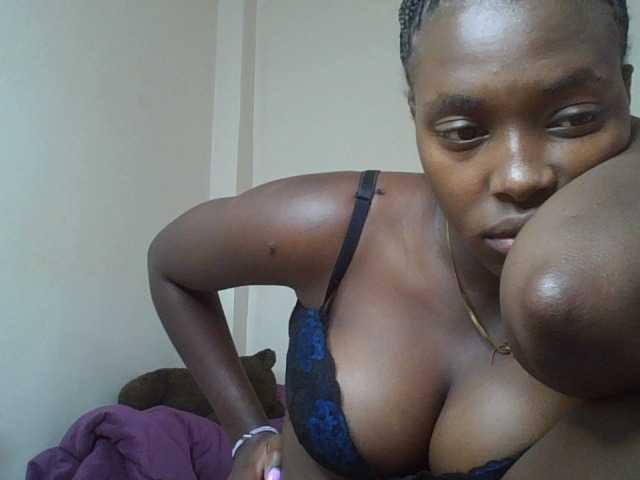 Sexykitty4's BongaCams show and profile