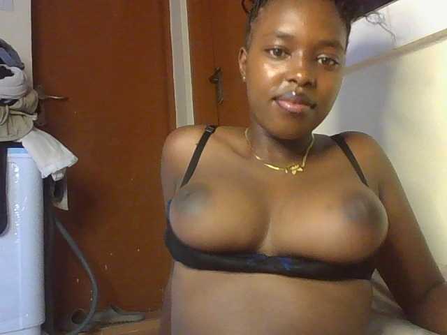 Sexykitty4's BongaCams show and profile