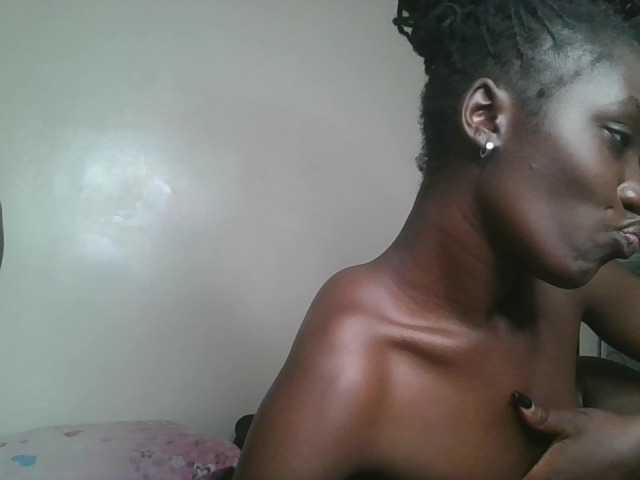 Sexykitty4's BongaCams show and profile