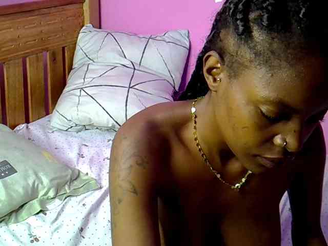 Prettymake254 webcam