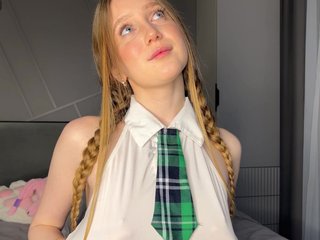 MiraJuicyJune Porn Show