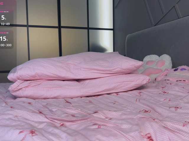 MiraJuicyJune's BongaCams show and profile