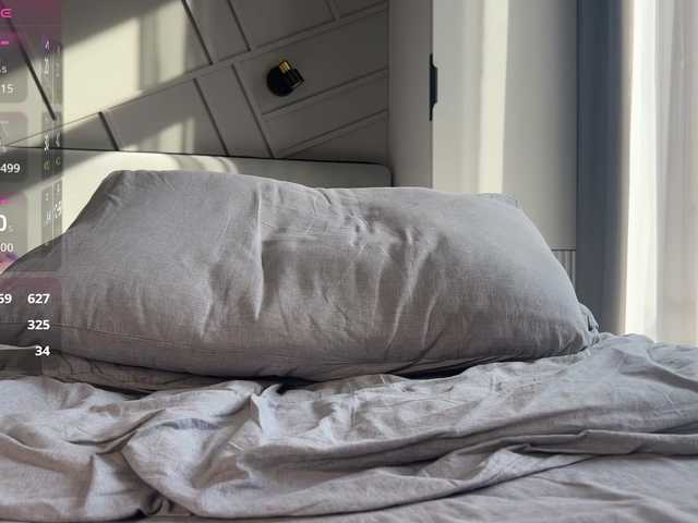 MiraJuicyJune's BongaCams show and profile