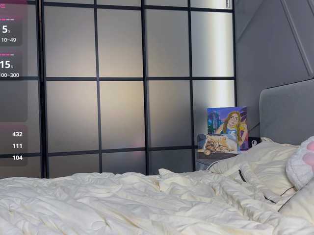 MiraJuicyJune live cam