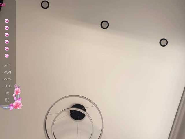 MiraJuicyJune – webcam model profile photo