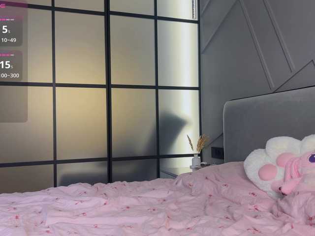 MiraJuicyJune's BongaCams show and profile