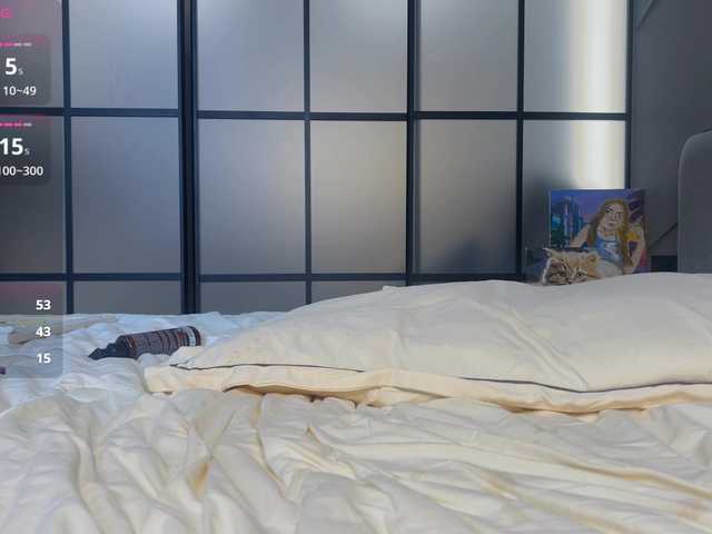 MiraJuicyJune's BongaCams show and profile