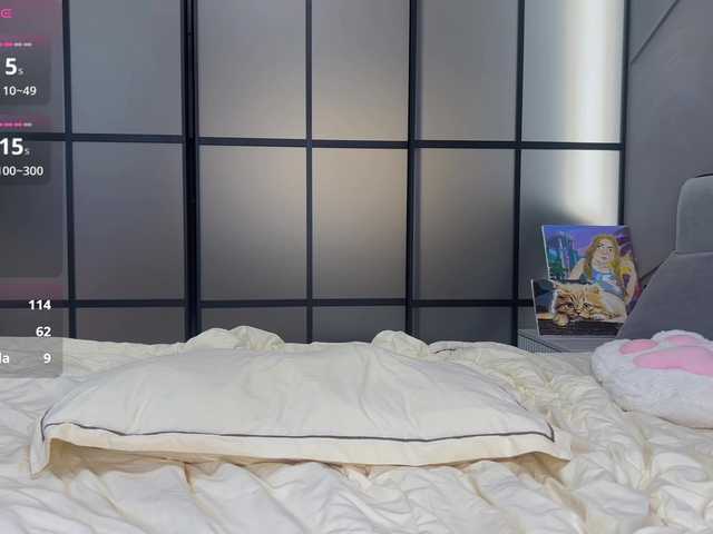 MiraJuicyJune's BongaCams show and profile