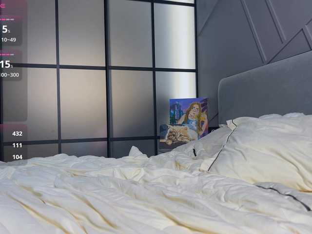 MiraJuicyJune live cam