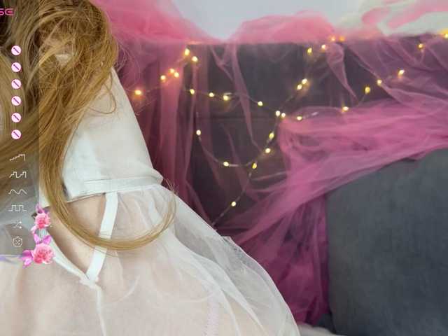 MiraJuicyJune – webcam model profile photo