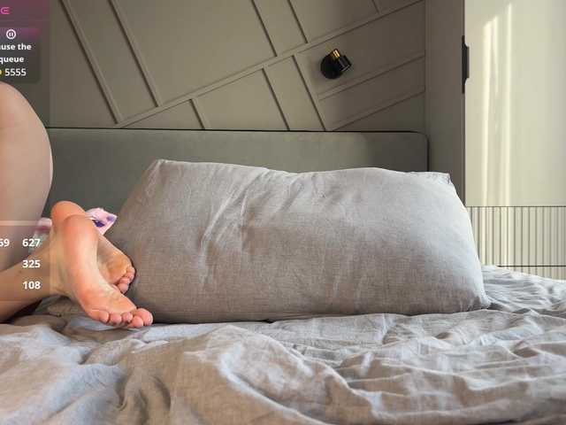 MiraJuicyJune's BongaCams show and profile