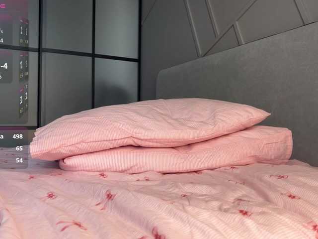 MiraJuicyJune's BongaCams show and profile