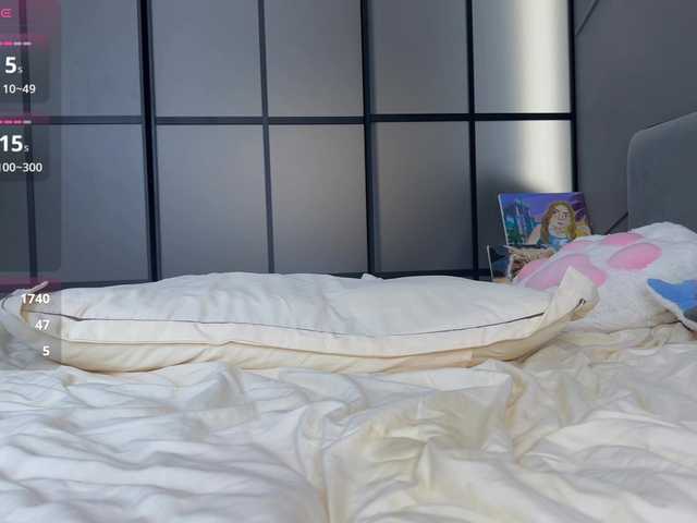 MiraJuicyJune's BongaCams show and profile