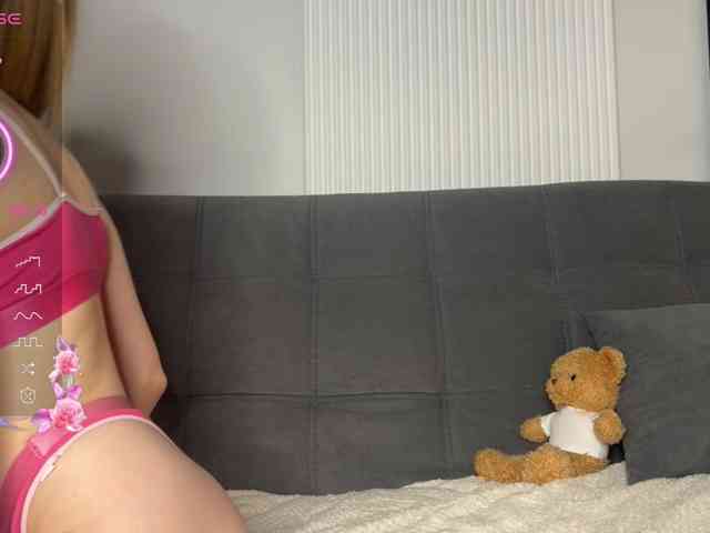 MiraJuicyJune MiraJuicyJune