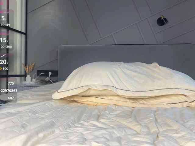 MiraJuicyJune MiraJuicyJune